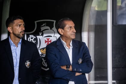 Ramón Díaz, junto a su hijo Emiliano, en un ciclo al frente de Corinthians que se convirtió en una montaña rusa de sensaciones en poco tiempo.