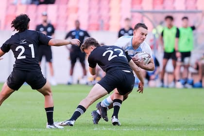 Ramón Fernández Miranda intenta ganar metros: los Pumitas sufrieron 11 tries en contra ante Nueva Zelanda