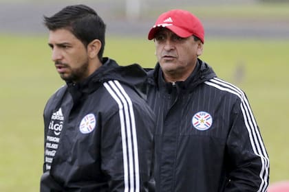 Ramón y Emiliano durante las prácticas de Paraguay