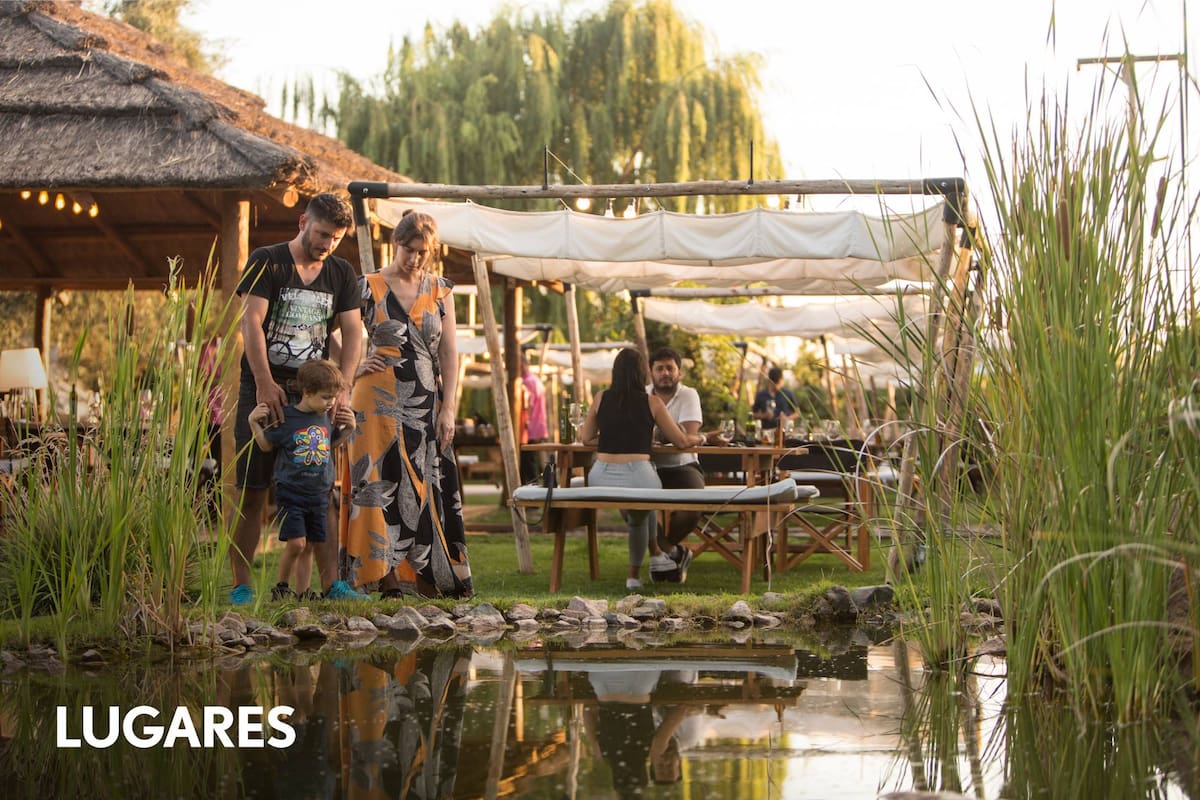 Ramos Generales, el restaurante a cielo abierto de la bodega Kaikén tiene un programa especial para estas vacaciones.