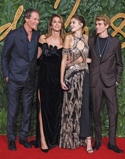 Rande, Cindy, Kaia y Presley brillaron en la alfombra roja de los Fashion Awards, celebrados en el Royal Albert Hall de Londres en 2018