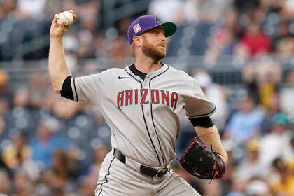 Rangers adquiere a Merrill Kelly en un intercambio con los Diamondbacks
