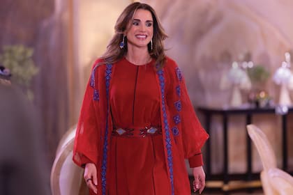 Rania de Jordania le da mucha importancia a los looks que elige para cada ocasión