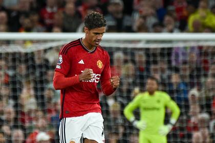 Raphael Varane, con la camiseta de Manchester United, de Inglaterra