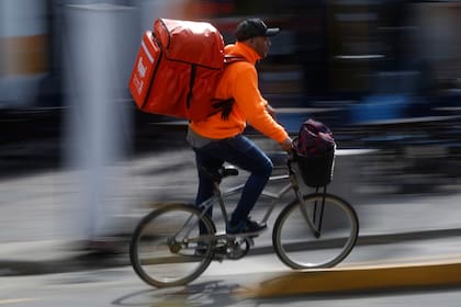 ¿Fin de semana sin delivery? El juez Andrés Gallardo prohibió, en forma inmediata, la actividad en la ciudad y ordenó el bloqueo de las tarjetas de crédito