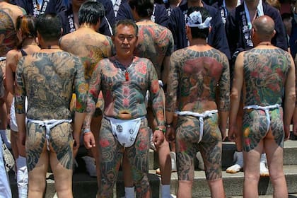 Raras veces los yakuza exhiben en público sus tatuajes, y una de estas ocasiones es el festival Sanja Matsuri en el tradicional barrio de Asakusa en Tokio.
