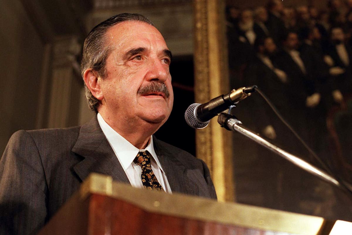 Raúl Alfonsin en 1997 durante un acto en conmemoración al juicio a las juntas