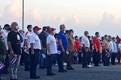 Raúl Castro, presente en las manifestaciones del gobierno
