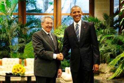 Raúl Castro y Obama están reunidos en Cuba con el embargo económico como tema principal