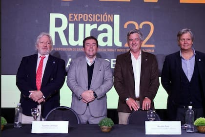 Raúl Etchebehere (La Rural SA), Gastón Lernoud (La Rural SA), Nicolás Pino (SRA) y Marcos Pereda (SRA)