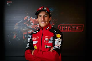 Raúl Fernández (Aprilia-Trackhouse) gana el GP de MotoGP de Gran Bretaña