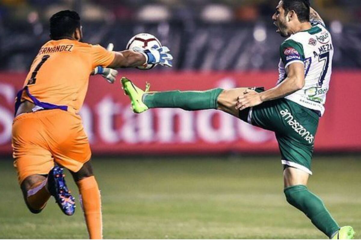 Raúl Fernández y un error que le costó la eliminación a la U
