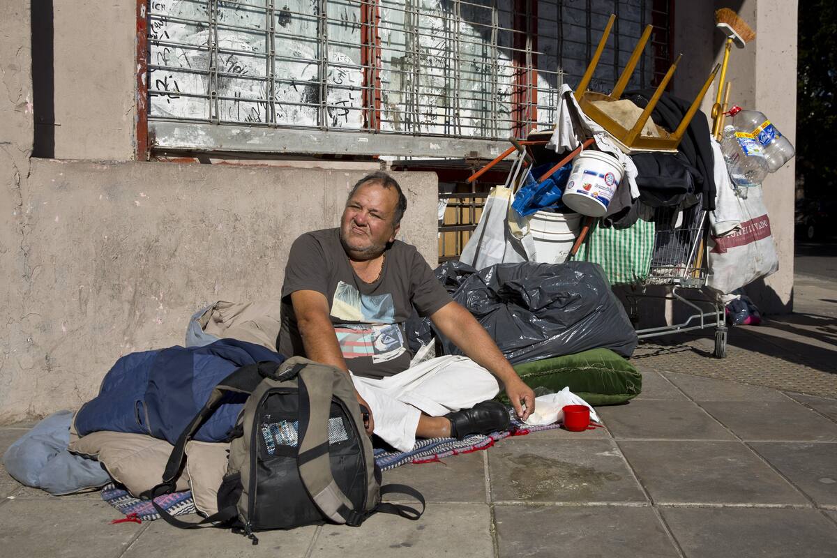 Raúl González vive en la calle desde hace tres años