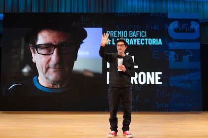 Raúl Perrone distinguido por su trayectoria en el Bafici