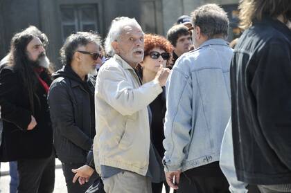 Raúl Porchetto también se acercó al Cementerio de la Chacarita para despedir a Miguel Zavaleta