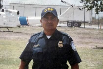 Raúl Rodríguez pasó casi 20 años como agente migratorio del CBP en EE.UU.