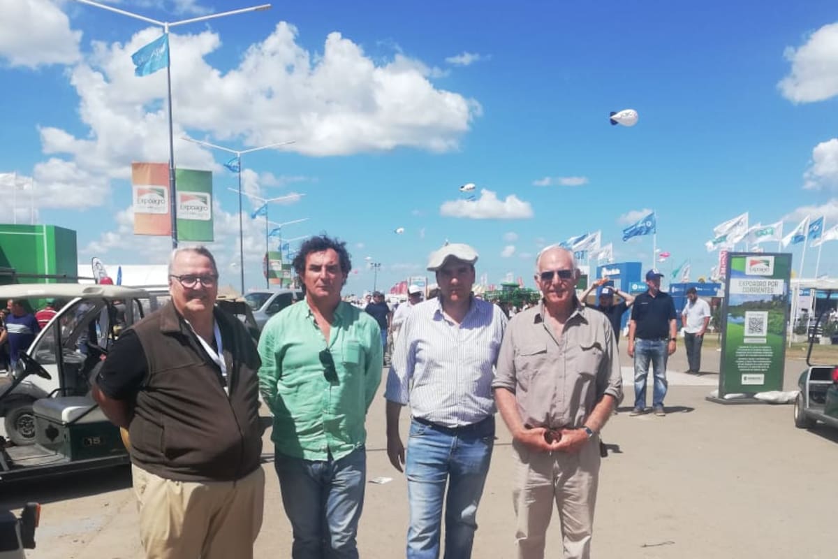 Raúl Víctores (Rural de San Pedro), Jorge Josifovich (Rural de Pergamino), Pablo Roller (Rural de Baradero) y Alberto Del Solar, de la Rural de Rojas