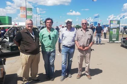 Raúl Víctores (Rural de San Pedro), Jorge Josifovich (Rural de Pergamino), Pablo Roller (Rural de Baradero) y Alberto Del Solar, de la Rural de Rojas