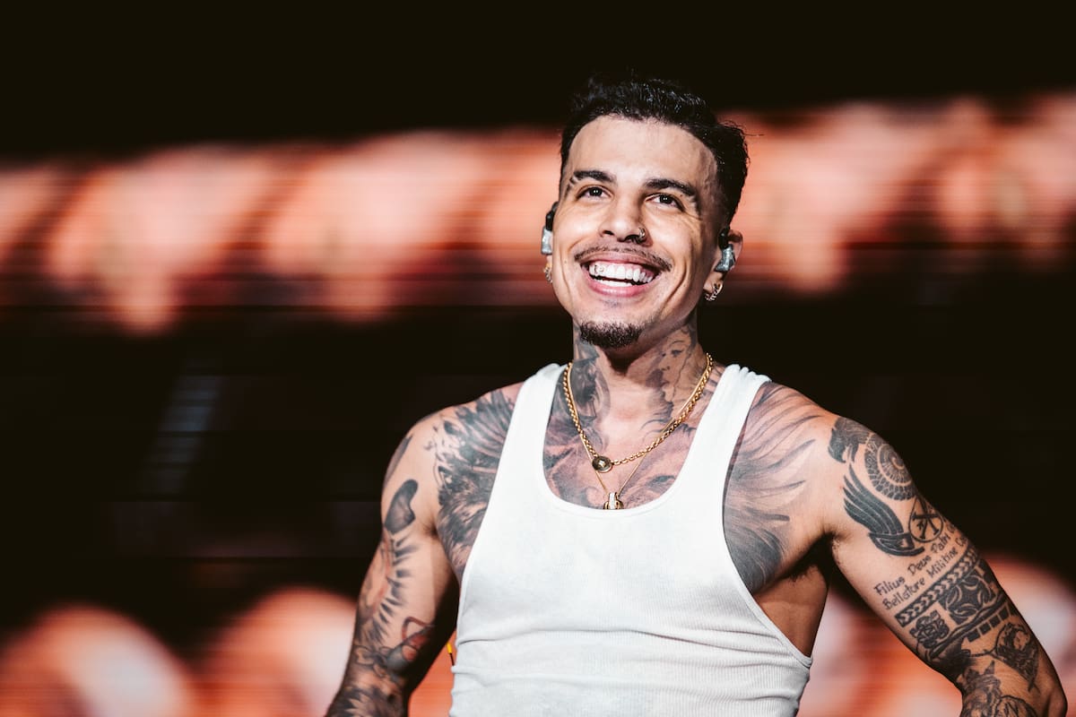 Rauw Alejandro, el cantante y compositor ganador del Latin Grammy y 4 veces nominado al Grammy está arrasando con su gira mundial “Cosa Nuestra”, una espectacular propuesta inspirada en Broadway