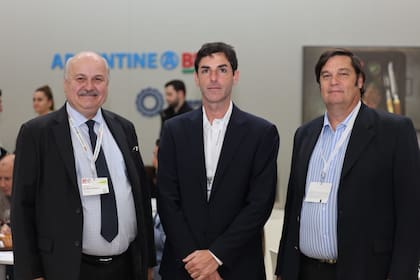 Ravettino; Martín Fernández, jefe de Gabinete de la Secretaría de Agricultura, y Georges Breitschmitt, presidente del Ipcva