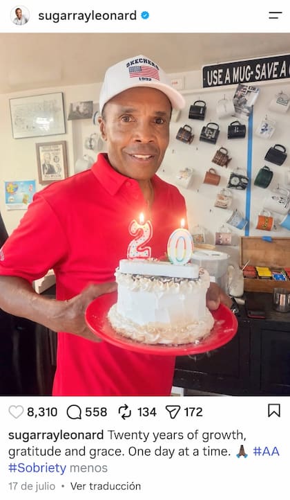 Ray Sugar Leonard hace poco más de un mes, celebrando sus "20 años de sobriedad"