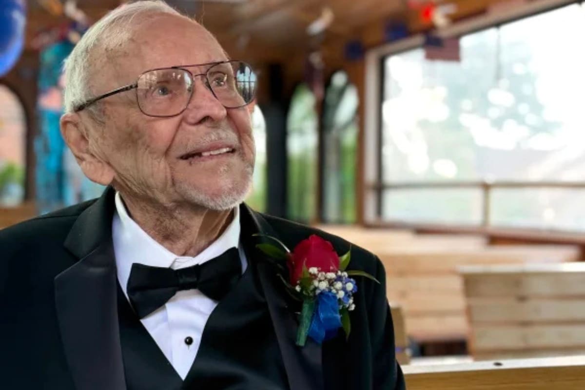Ray Svejnoha, veterano de guerra con 100 años: “Si vas a estar de mal humor, no me hables porque no tengo tiempo para eso”