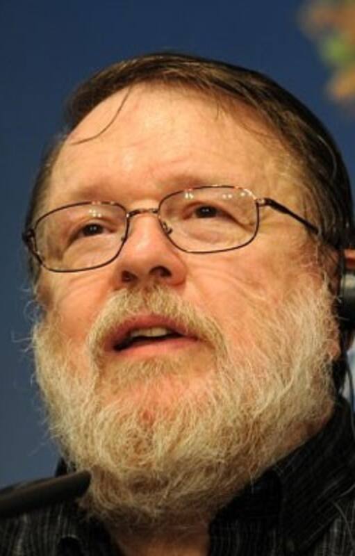Ray Tomlinson en 2009, al recibir el premio Príncipe de Asturias