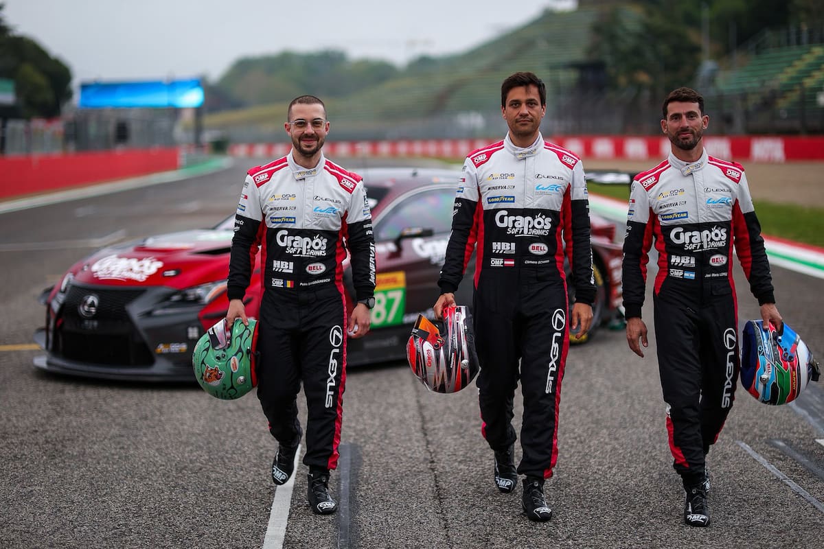Razvan Petru Umbrarescu, Clemens Schmid y José María 'Pechito' López, que ganaron en Brasil 2025, son la tripulación de uno de los Lexus que alista Akkodis ASP Team; con las 6 Horas de Imola, comenzará este fin de semana el Mundial de Resistencia.