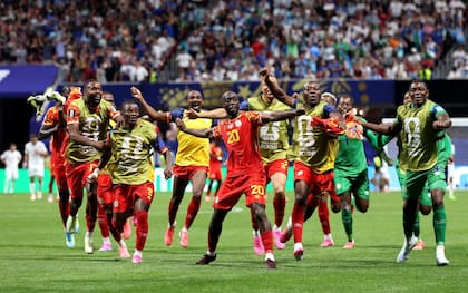 RD Congo sufre la epidemia de ébola, pero vive un sábado de fiesta: pasó a dieciseisavos del Mundial.