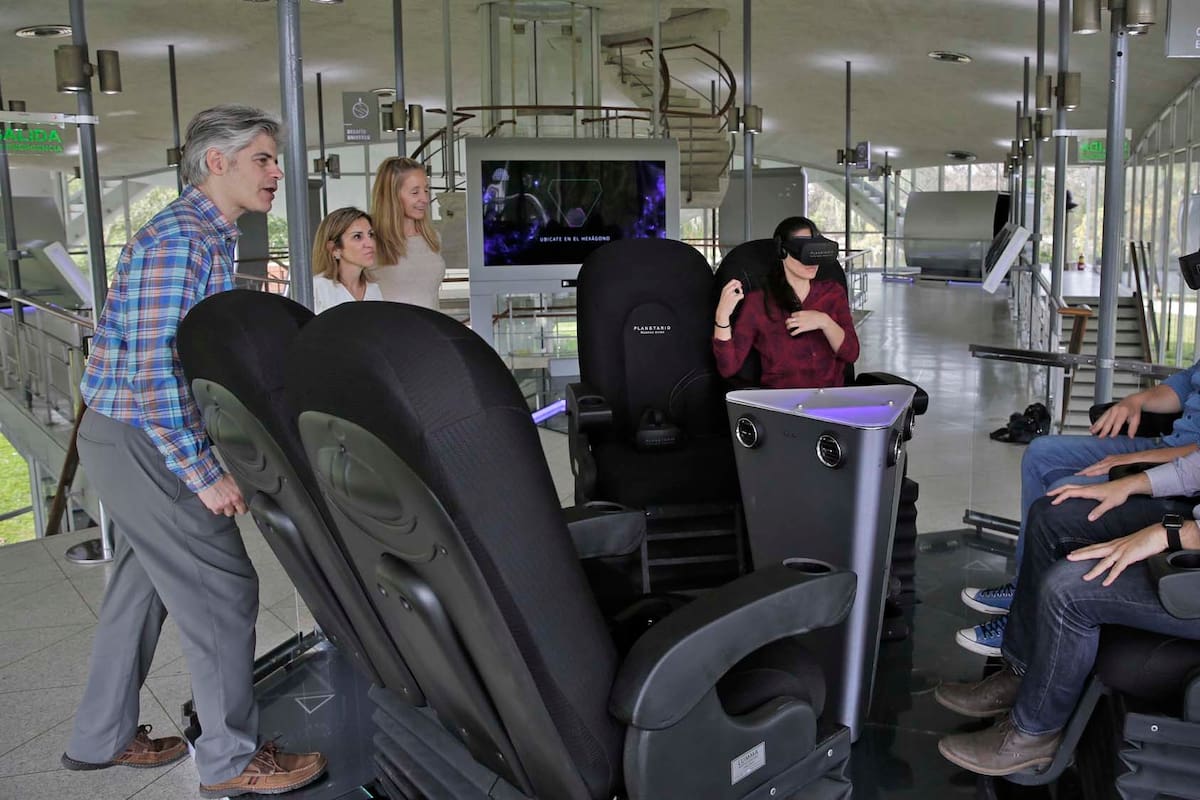 Reabre el Planetario con experiencias interactivas, robots y 4D