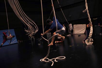 Entrenamiento con sogas en la vuelta a las clases de circo