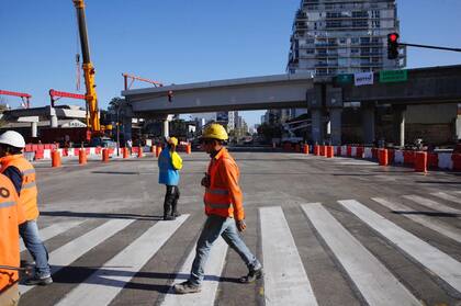 Ya no hay barreras en el cruce ferroviario entre la avenida Córdoba y Juan B. Justo