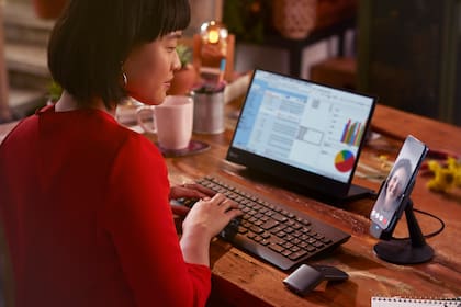 Ready for permite transformar el smartphone en equipo de escritorio, conectado a un teclado y un monitor, o aprovechar el mayor tamaño de un televisor