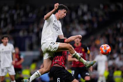 Real Madrid retrasa la celebración del título del Barcelona al remontar y vencer 2-1 al Mallorca