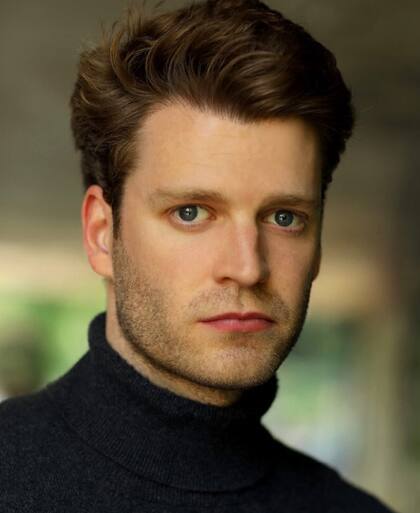 Louis Spencer, el heredero de Althorp. Un vizconde que elige comenzar a modelar.