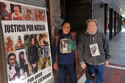 Realizan extracciones de sangre a policías por el crimen de Natalia Melmann