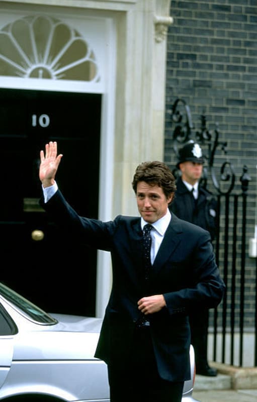 Hugh Grant, una de las grandes estrellas del elenco de Realmente amor, la comedia romántica que cumple los quince