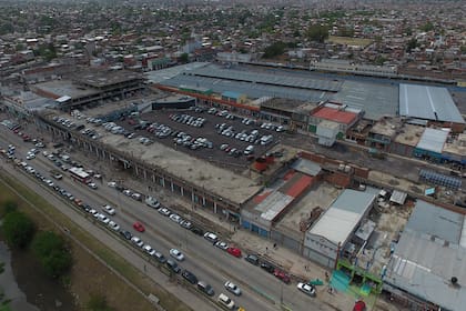 La feria La Salada está integrada por tres complejos comerciales