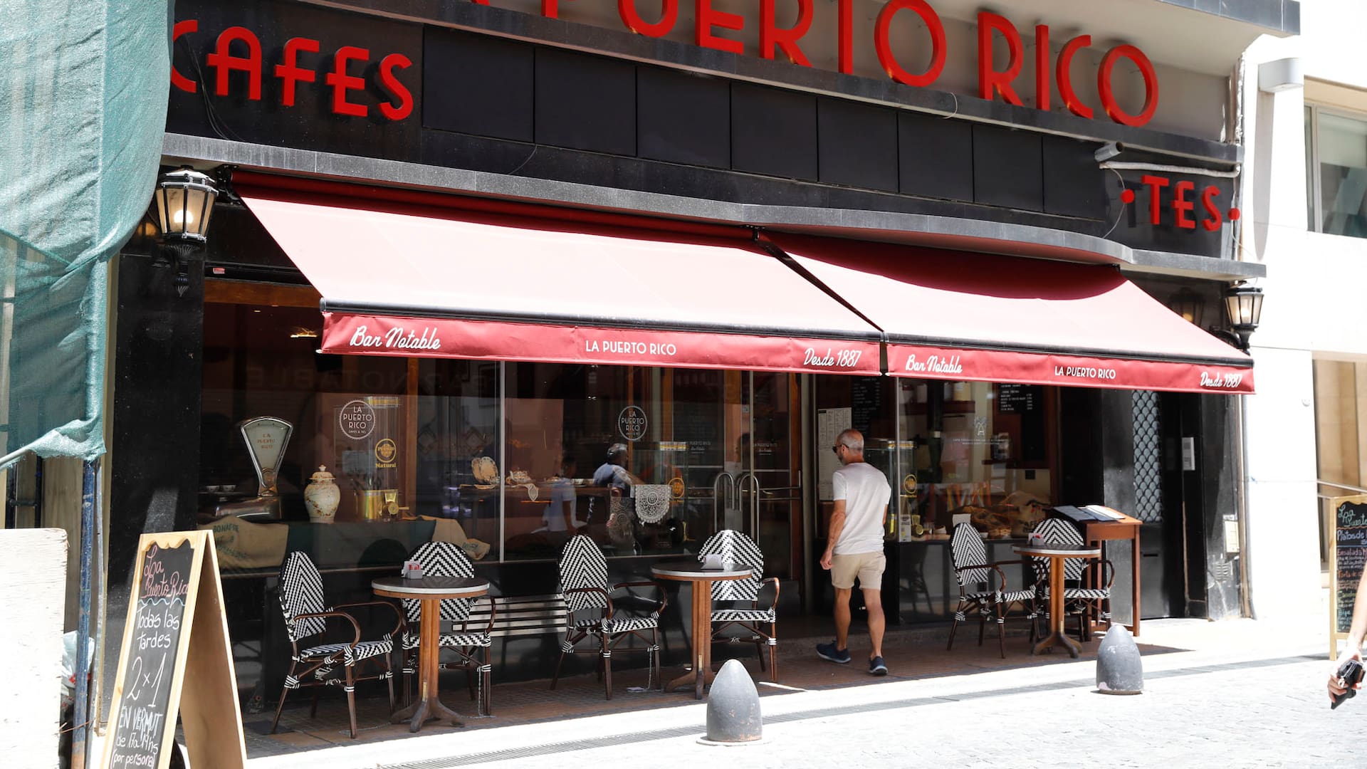 Reapertura de la Confitería La Puerto Rico.