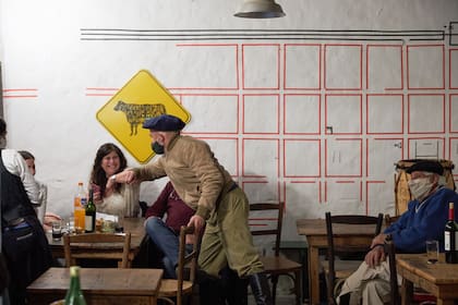La pulpería La Tranca podía tener más de 50 personas. En fase 5 sólo pueden ingresar hasta 12