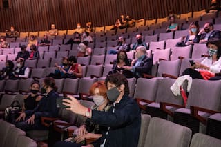 Después de 246 noches, el Teatro San Martín volvió a levantar el telón