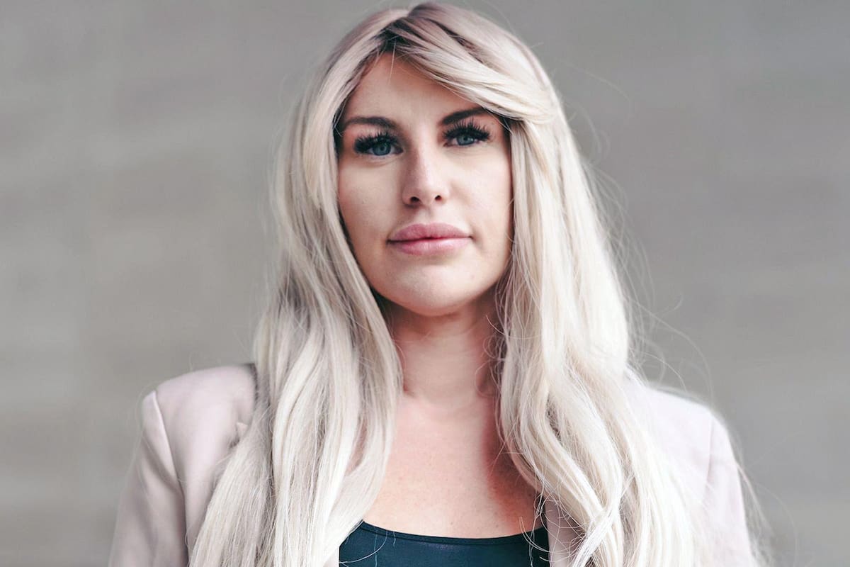 Rebecca, creadora de contenido en OnlyFans, fue objeto de mensajes abusivos y violencia.