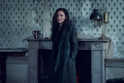 Rebecca Fergusson es Kaulo, una gitana que llega con una premonición para Tommy Shelby (Cillian Murphy).