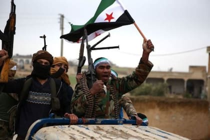 Rebeldes sirios apoyados por Turquía