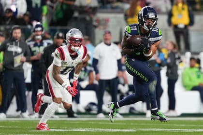 Receptor de los Seahawks, Jaxon Smith-Njigba, regresa al Super Bowl tras evaluación por conmoción