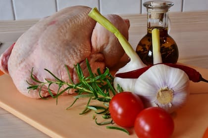 Recetas con pollo, un alimento básico de las guías alimentrias y un ingredientes presente en la cocina argentina.