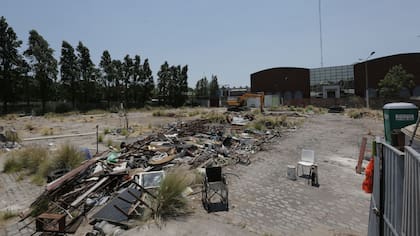 Rechazan en Colegiales la construcción de locales en una futura plaza ubicada frente al Mercado de pulgas