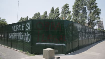 Rechazan en Colegiales la construcción de locales en una futura plaza ubicada frente al Mercado de pulgas