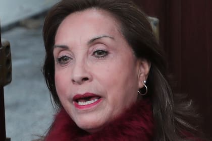 Rechazan pedido fiscal para prohibir salir de Perú a expresidenta Boluarte investigada por lavado