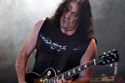 Recibió el Premio Konex en tres oportunidades: en 1985 y en 1995 por instrumentista y conjunto de rock y en 2005 como solista de rock